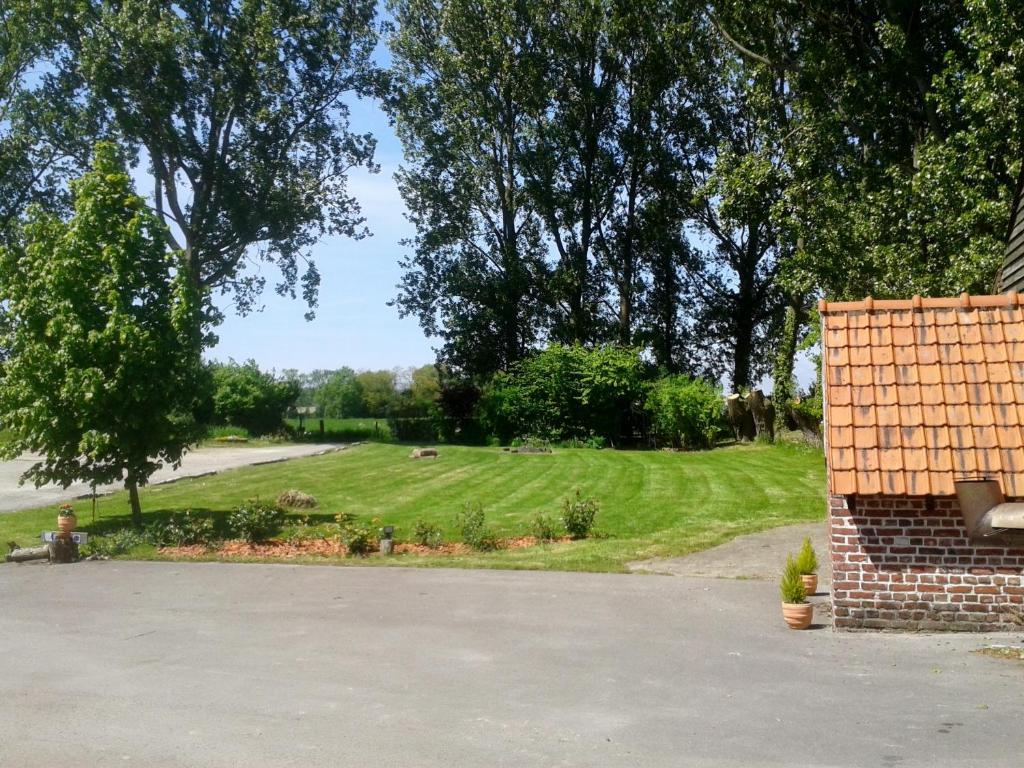 Au Cheval Noir Acomodação com café da manhã Quaëdypre Exterior foto
